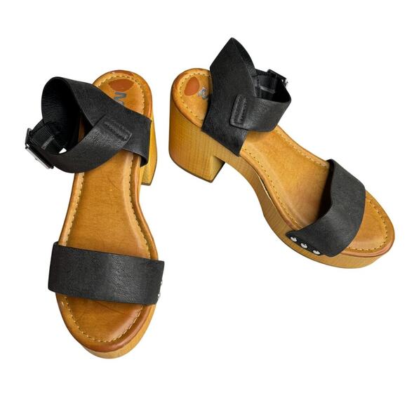 MIA Size 8.5 Black Strap Platform Sandals W/ Wood Block Heel & Adjustable Strap - Picture 2 of 9